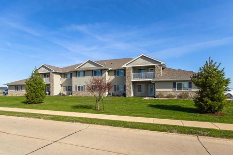 Tiny photo for 400 E Franklin Street #204, Eldridge, IA 52748 (MLS # 12616587)
