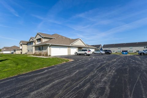 Tiny photo for 400 E Franklin Street #204, Eldridge, IA 52748 (MLS # 12616587)