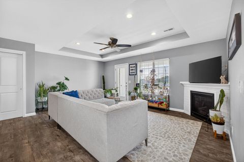 Tiny photo for 400 E Franklin Street #204, Eldridge, IA 52748 (MLS # 12616587)