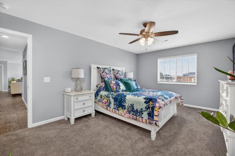 Tiny photo for 400 E Franklin Street #204, Eldridge, IA 52748 (MLS # 12616587)