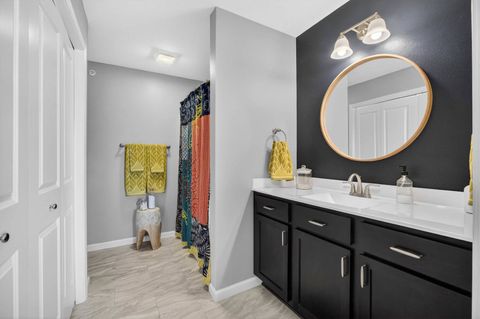 Tiny photo for 400 E Franklin Street #204, Eldridge, IA 52748 (MLS # 12616587)