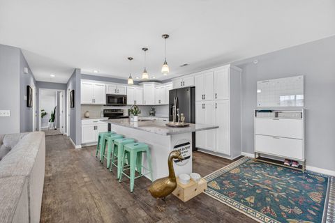 Tiny photo for 400 E Franklin Street #204, Eldridge, IA 52748 (MLS # 12616587)