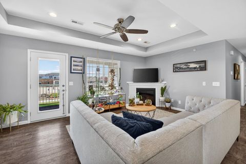 Tiny photo for 400 E Franklin Street #204, Eldridge, IA 52748 (MLS # 12616587)