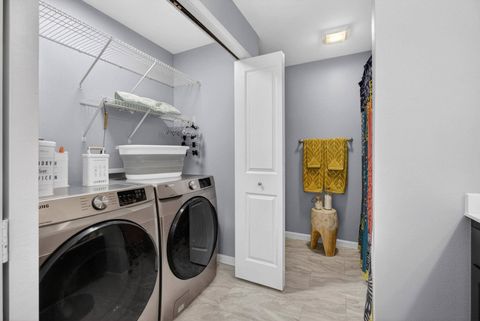 Tiny photo for 400 E Franklin Street #204, Eldridge, IA 52748 (MLS # 12616587)