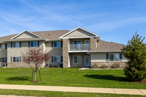 Photo of 400 E Franklin Street #204, Eldridge, IA 52748 (MLS # 12616587)