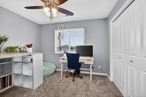 Tiny photo for 400 E Franklin Street #204, Eldridge, IA 52748 (MLS # 12616587)