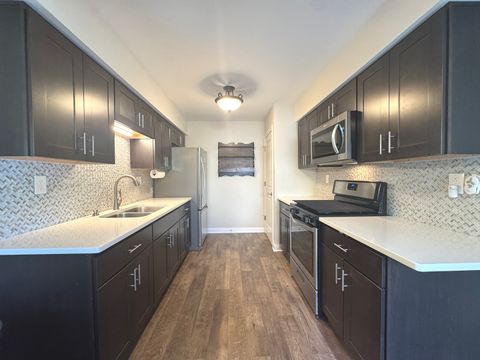 Tiny photo for 410 Circlegate Road #410, New Lenox, IL 60451 (MLS # 12661382)