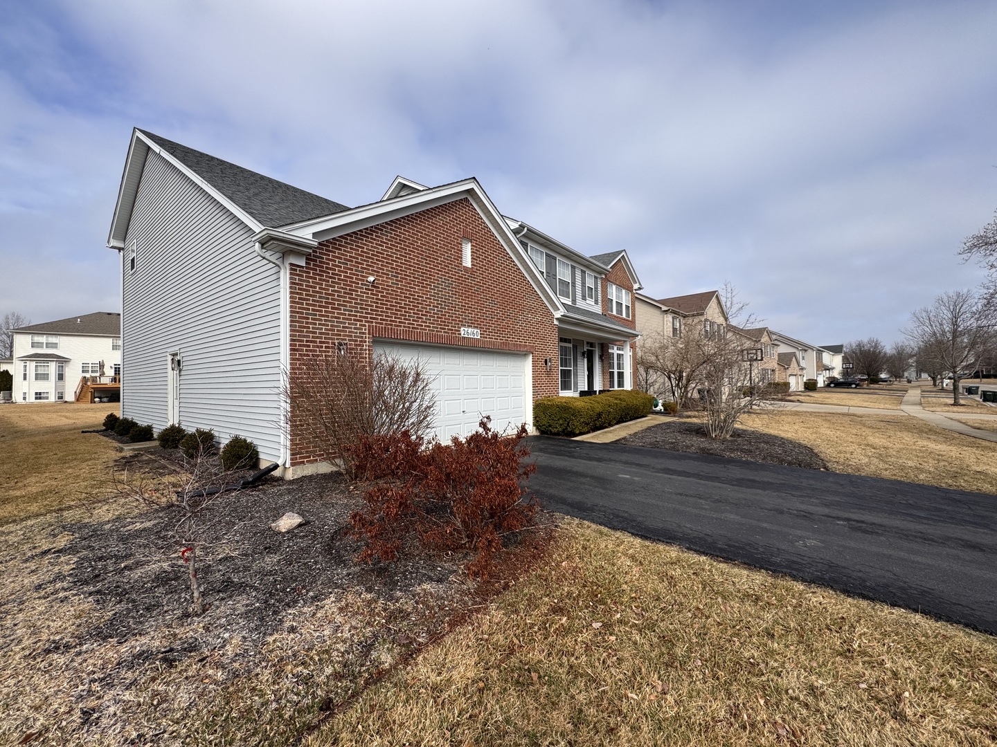 26160 W Ravine Woods Drive