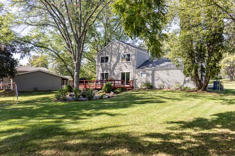 Tiny photo for 1415 Plainview Road, Carpentersville, IL 60110 (MLS # 12484637)