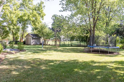 Tiny photo for 1415 Plainview Road, Carpentersville, IL 60110 (MLS # 12484637)
