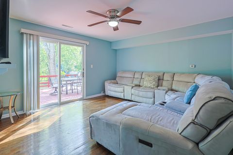 Tiny photo for 1415 Plainview Road, Carpentersville, IL 60110 (MLS # 12484637)