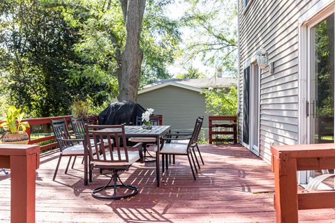 Tiny photo for 1415 Plainview Road, Carpentersville, IL 60110 (MLS # 12484637)