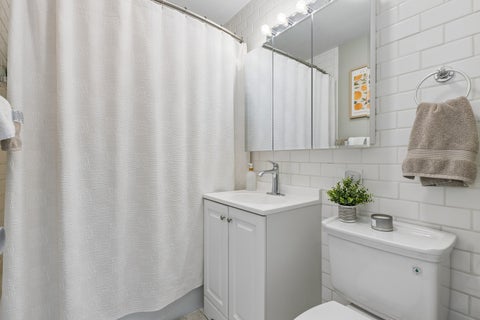 Tiny photo for 2626 N LAKEVIEW Avenue #1002, Chicago, IL 60614 (MLS # 12708354)