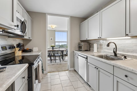 Tiny photo for 2626 N LAKEVIEW Avenue #1002, Chicago, IL 60614 (MLS # 12708354)