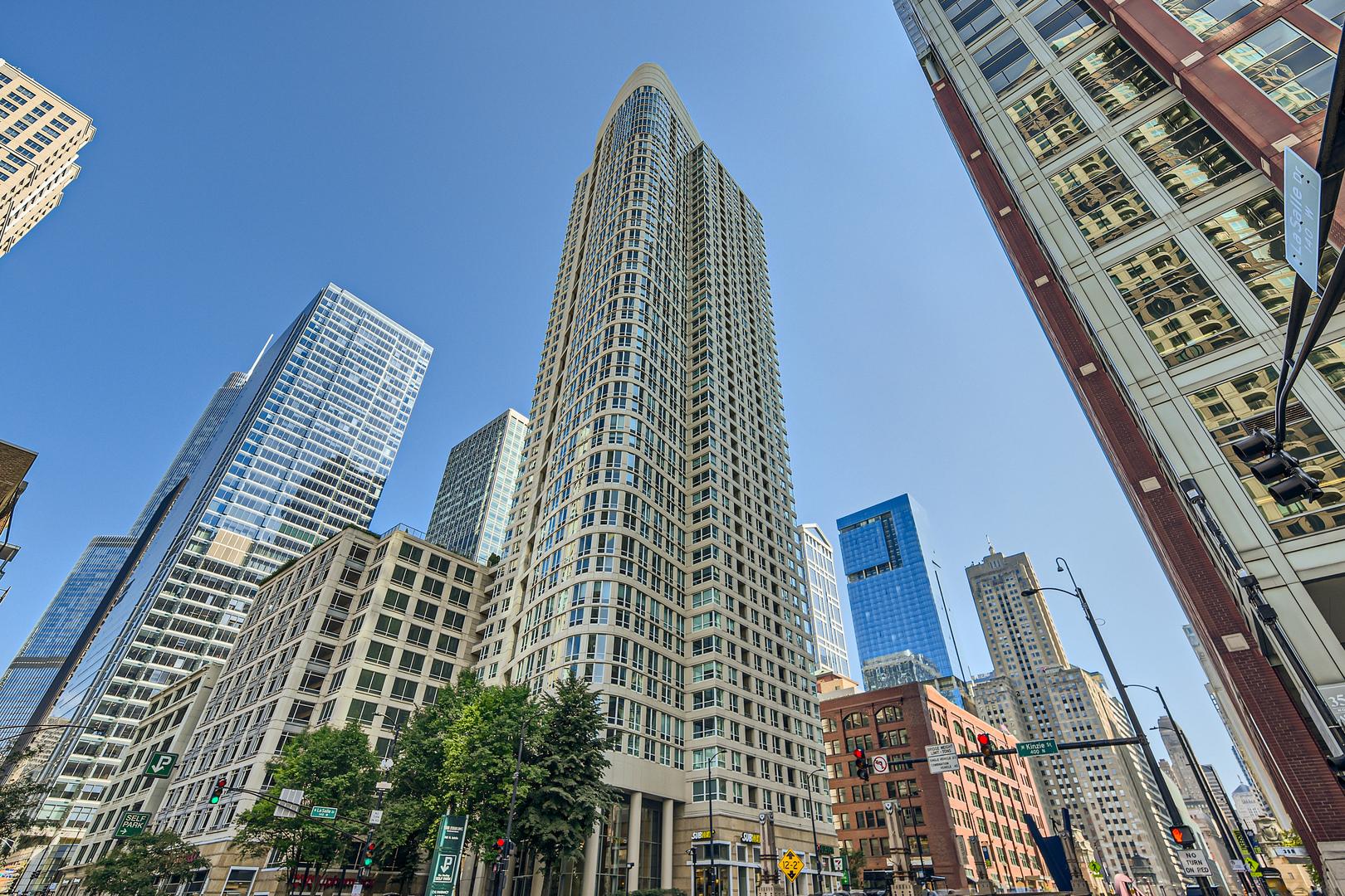345 N La Salle Drive 2701