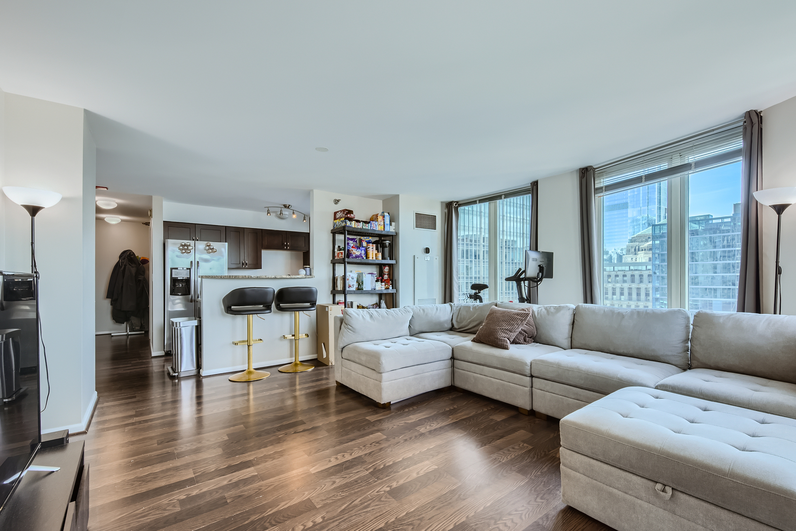 345 N La Salle Drive 2701