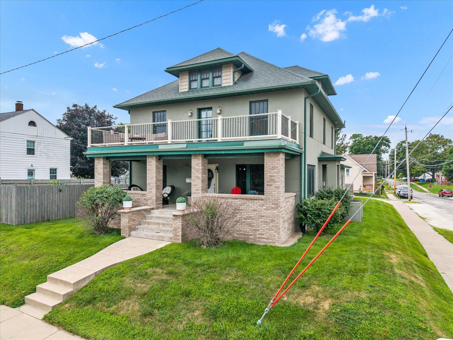 302 9TH Street