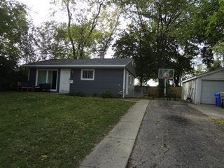 Tiny photo for 118 Hickory Drive, Carpentersville, IL 60110 (MLS # 12782797)