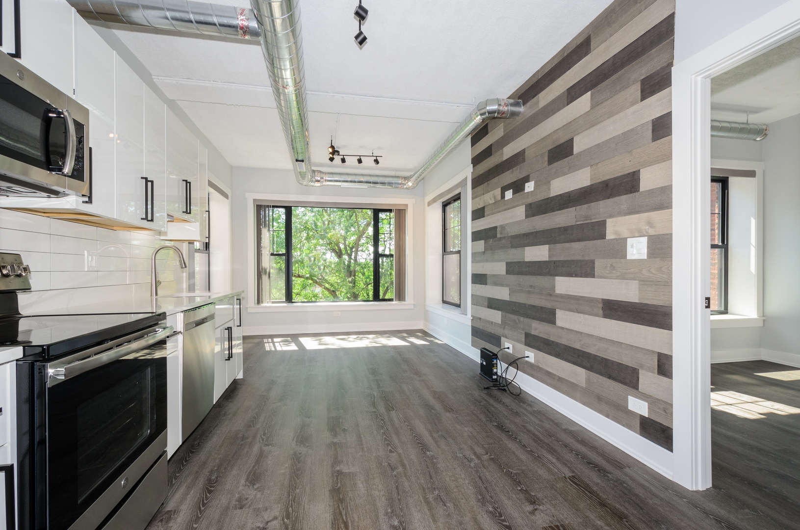 7645 N SHERIDAN Road 216