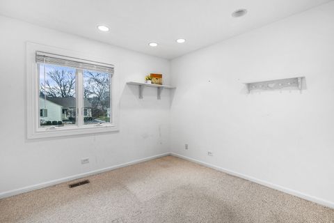Tiny photo for 5080 Prairie Oak Road, Gurnee, IL 60031 (MLS # 12523956)