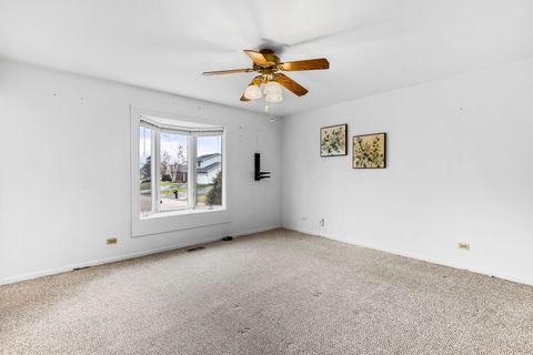 Tiny photo for 5080 Prairie Oak Road, Gurnee, IL 60031 (MLS # 12523956)