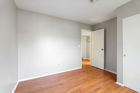 Tiny photo for 650 Cress Creek Lane, Crystal Lake, IL 60014 (MLS # 12525774)