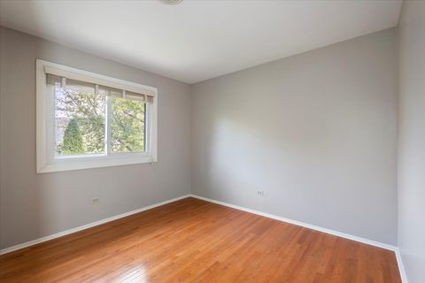 Tiny photo for 650 Cress Creek Lane, Crystal Lake, IL 60014 (MLS # 12525774)