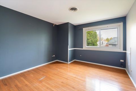 Tiny photo for 650 Cress Creek Lane, Crystal Lake, IL 60014 (MLS # 12525774)