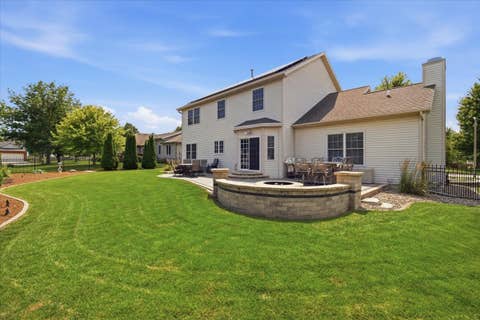 Tiny photo for 46 Conway Circle, Bloomington, IL 61704 (MLS # 12683680)