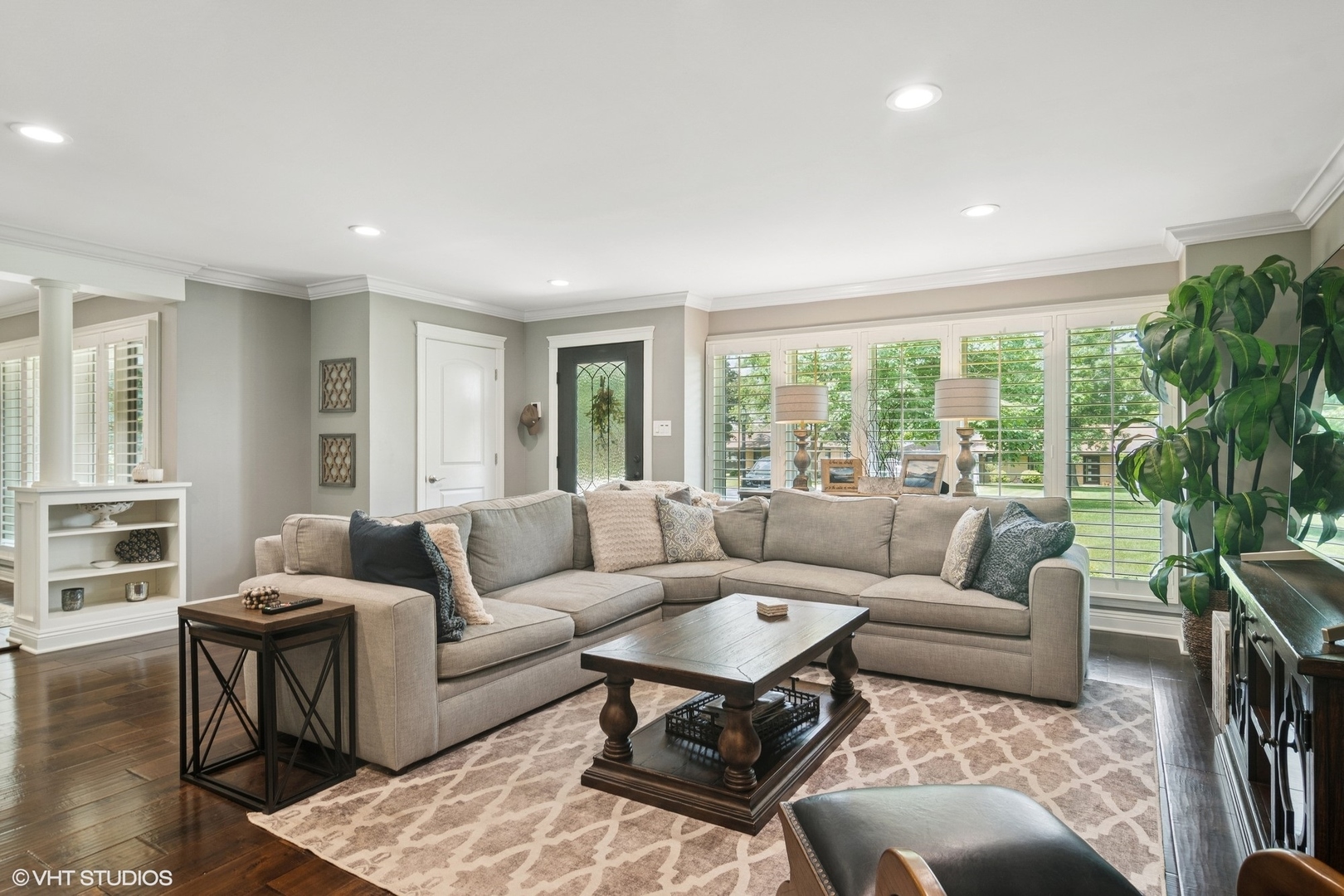 231 N Forest Court