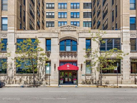 728 W Jackson Boulevard 221-222 Chicago IL 60661