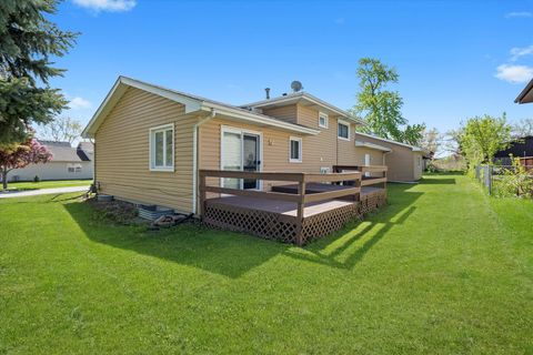 Tiny photo for 296 E Crest Avenue, Bensenville, IL 60106 (MLS # 12448669)