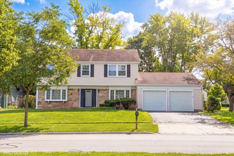 Tiny photo for 1111 Plum Grove Circle, Buffalo Grove, IL 60089 (MLS # 12692489)