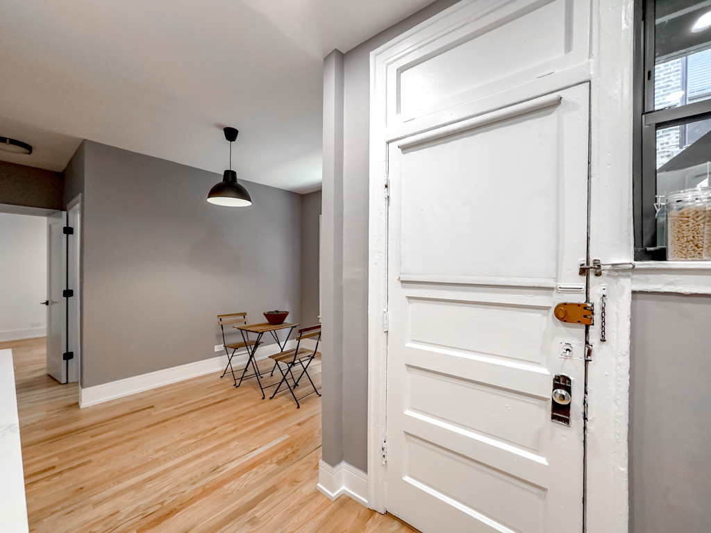 626 W Stratford Place 1E