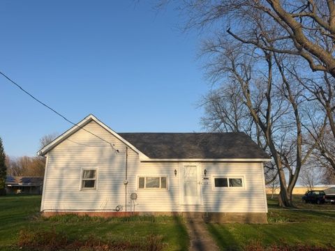 Photo of 118 S Bloomington Street, Dewitt, IL 61735 (MLS # 12611701)