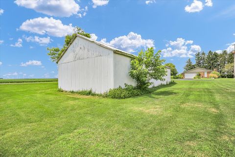 Tiny photo for 1102 County Road 600 N, Tolono, IL 61880 (MLS # 12421191)