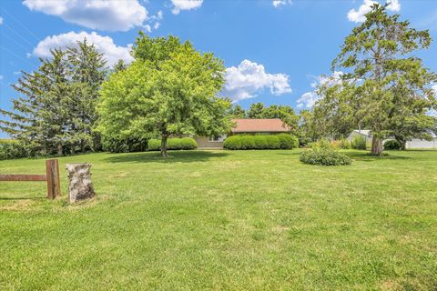 Tiny photo for 1102 County Road 600 N, Tolono, IL 61880 (MLS # 12421191)