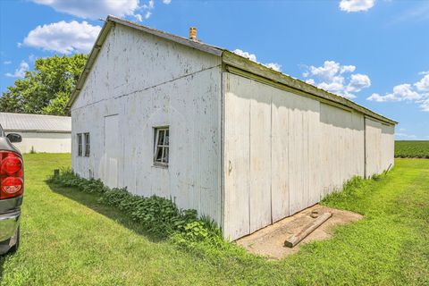 Tiny photo for 1102 County Road 600 N, Tolono, IL 61880 (MLS # 12421191)