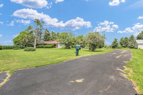 Tiny photo for 1102 County Road 600 N, Tolono, IL 61880 (MLS # 12421191)