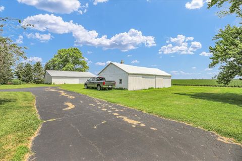 Tiny photo for 1102 County Road 600 N, Tolono, IL 61880 (MLS # 12421191)