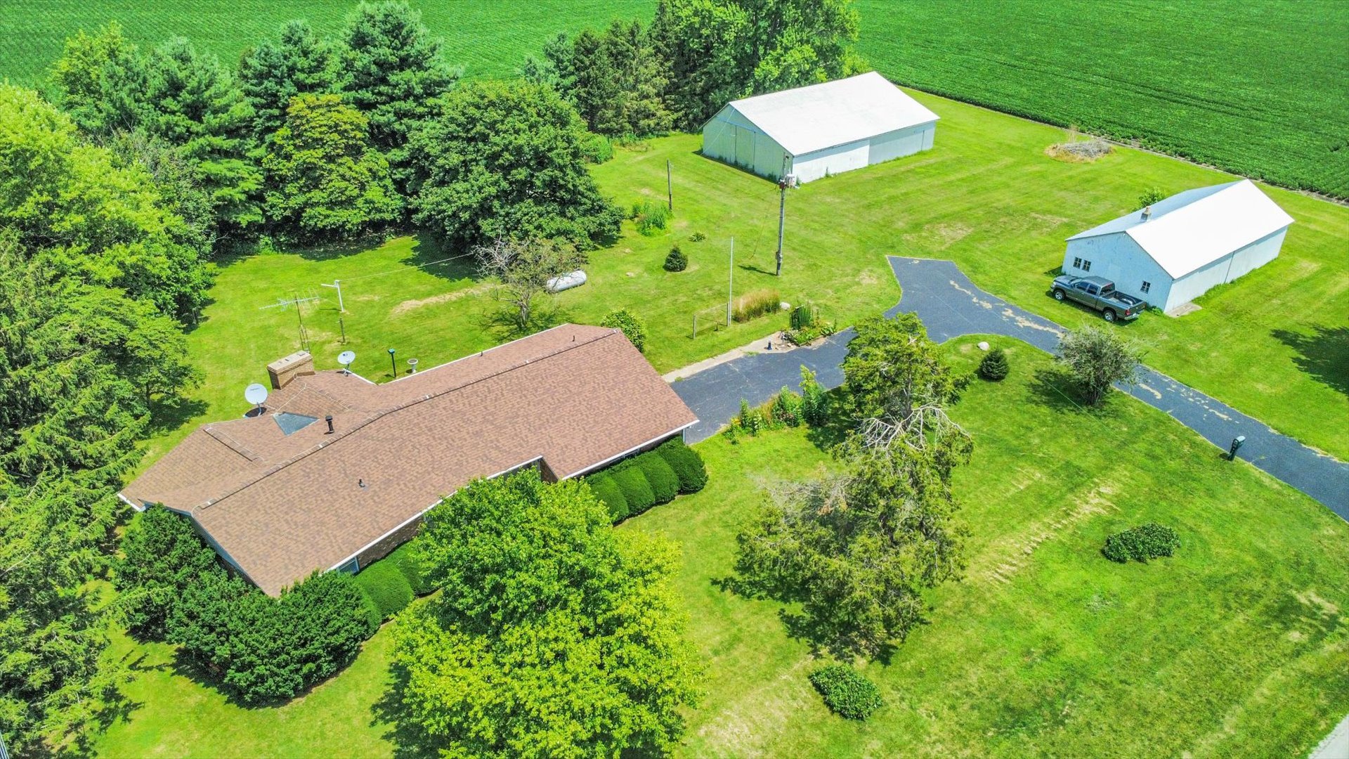 1102 County Road 600 N