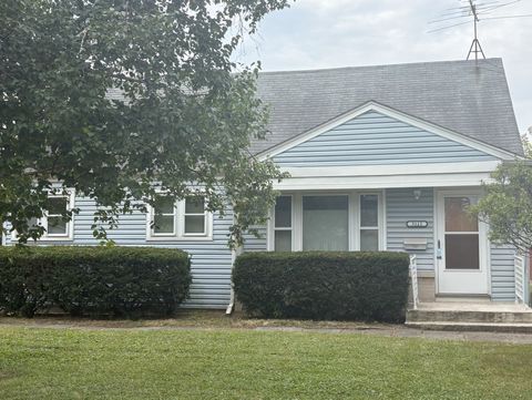 Photo of 3112 Pearl Avenue, Melrose Park, IL 60164 (MLS # 12475415) Photo of 3112 Pearl Avenue, Melrose Park, IL 60164 (MLS # 12475415)