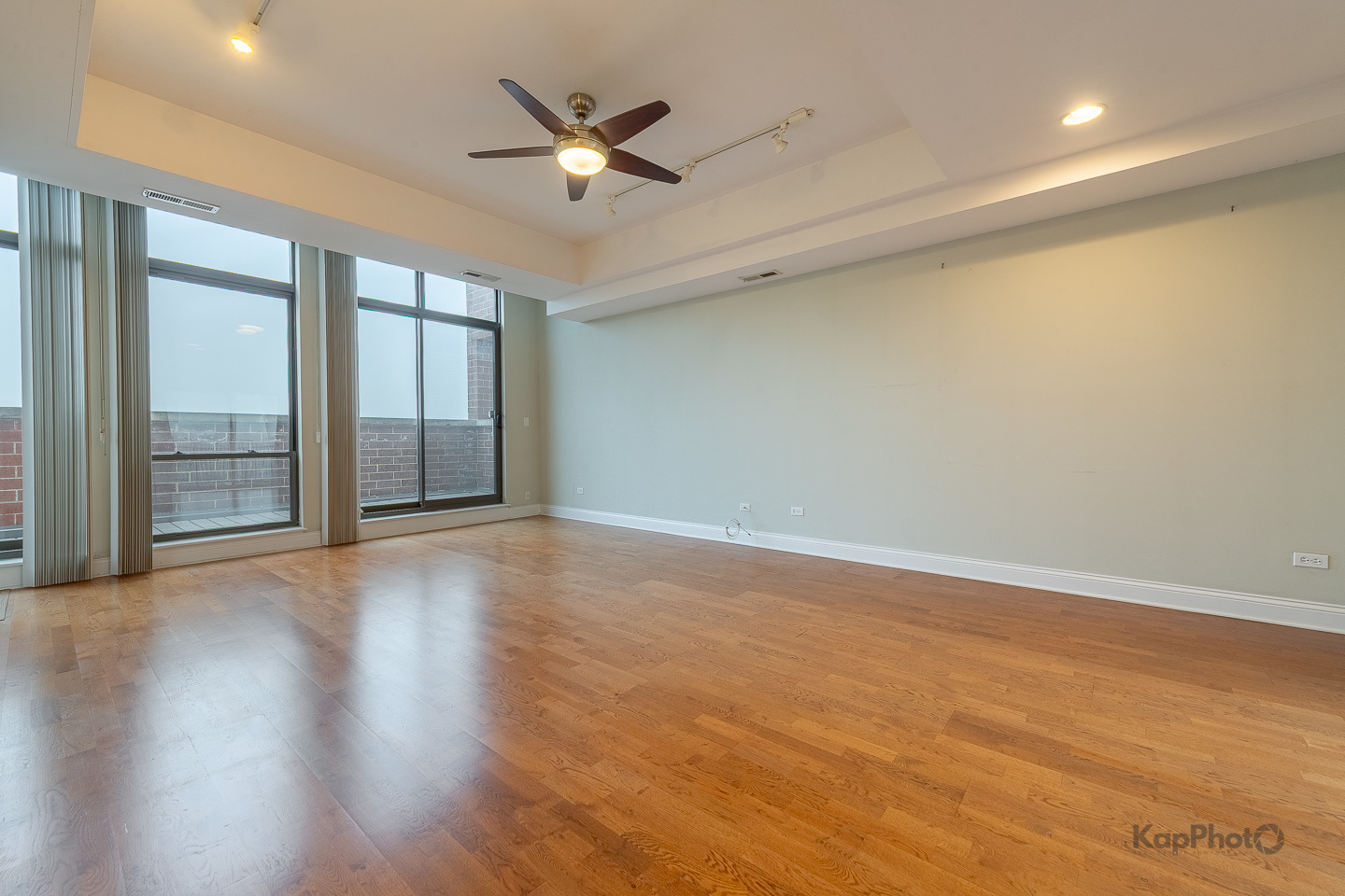 2272 S Archer Avenue 8A
