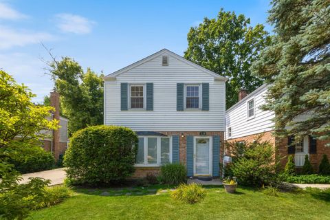Tiny photo for 534 S Dryden Place, Arlington Heights, IL 60005 (MLS # 12424947)