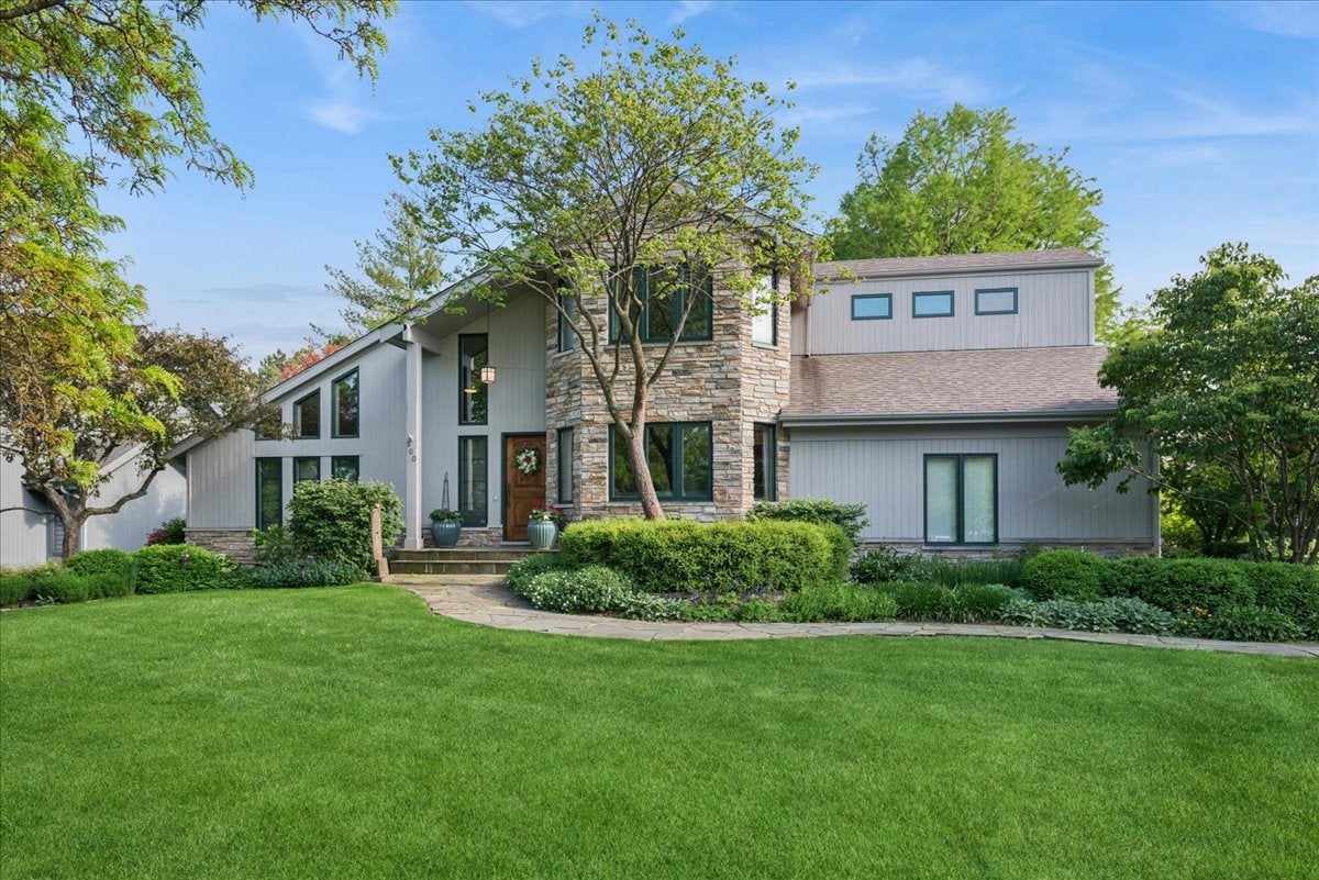 500 Parkview Place