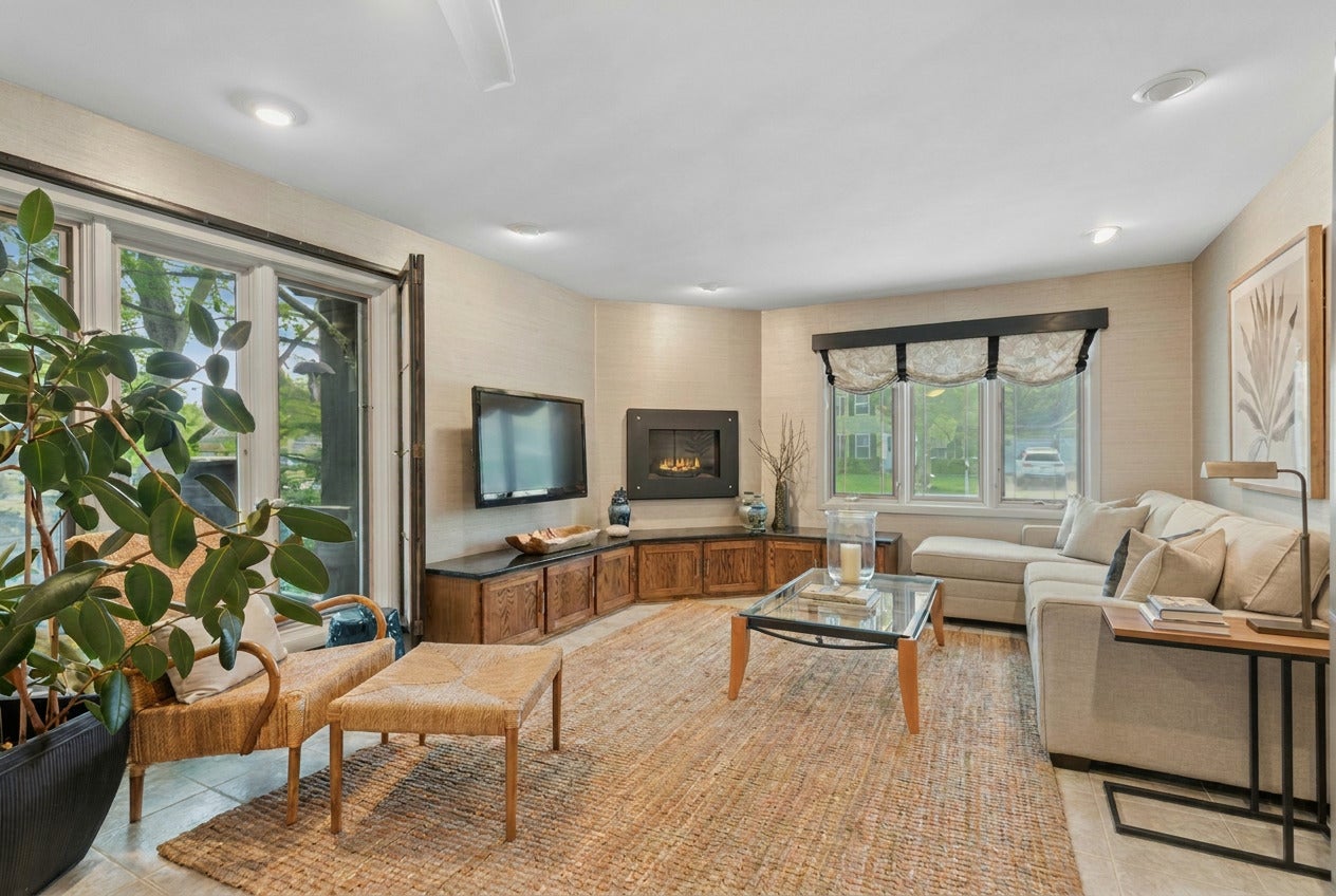 500 Parkview Place