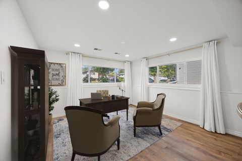 Tiny photo for 25 N Prindle Avenue, Arlington Heights, IL 60004 (MLS # 12502573)