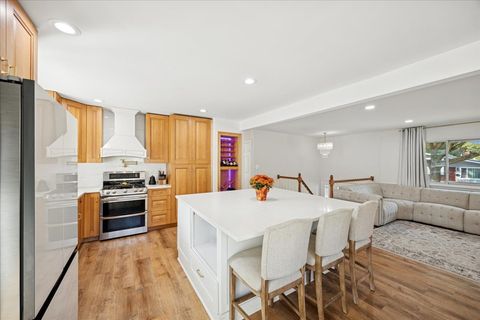 Tiny photo for 25 N Prindle Avenue, Arlington Heights, IL 60004 (MLS # 12502573)