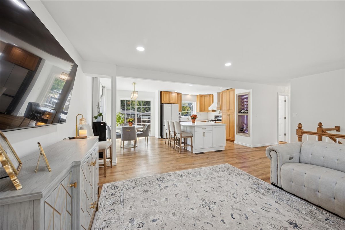 25 N Prindle Avenue