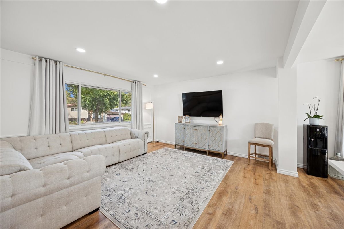 25 N Prindle Avenue